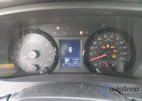 2015 Toyota Sienna Le 8 Passenger z USA, uszkodzony, nr VIN 5TDKK3DC7FS590227